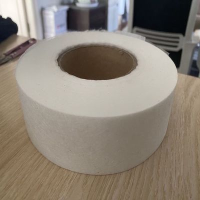 Nastro per velo sintetico per superficie 30 g/m2-40 mm su superficie rinforzata del laminato