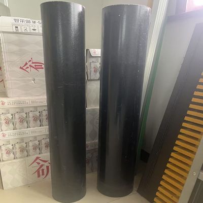 Grande tubo in FRP di diametro 40x36 con superficie molto liscia, spessore della parete 2 mm, all'esterno con tappeto combinato in fibra di vetro (filamento tagliato + feltro di poliestere), eccellente per le infrastrutture