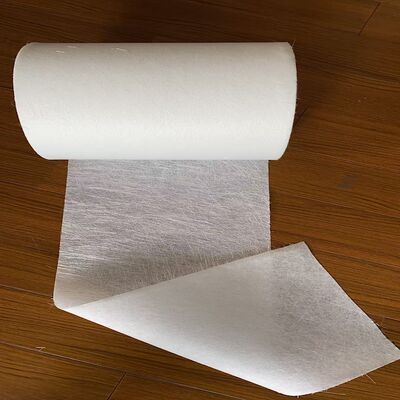 Fibra di vetro trama tagliata tappeto pettinare con uno strato di velo di poliestere per pultrusione FRP, peso unitario di 240 g per metro quadrato, per rendere la superficie molto liscia, ampiamente applicato in pannello solare telaio